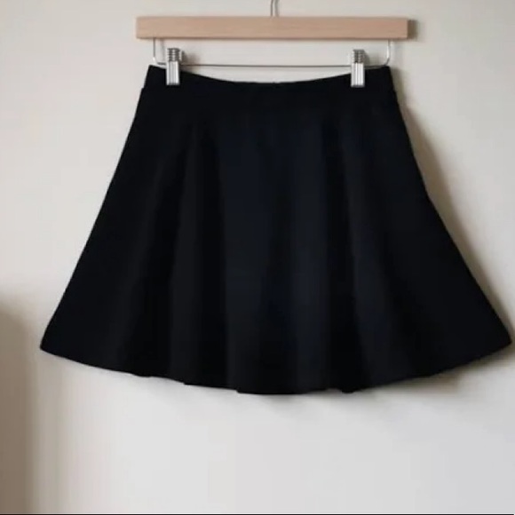Black skirt3 for 30$ - Picture 3 of 5
